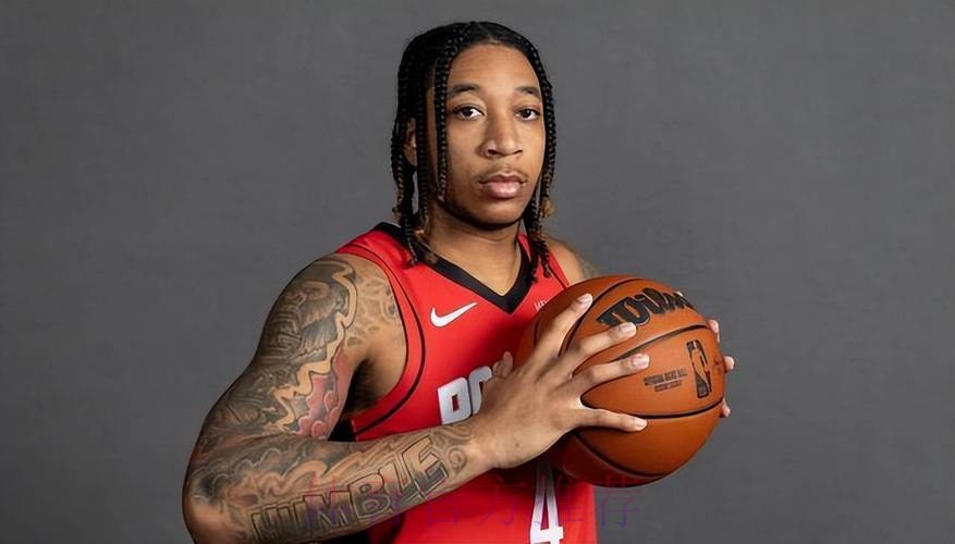 G联赛人才辈出！湖人签约科比，开拓者捡到宝，火箭才是最大赢家